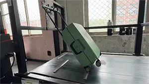 Prueba de rendimiento de las ruedas de la maleta