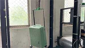 Prueba del sistema de asa de la maleta