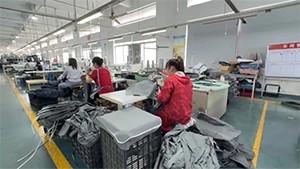 Taller de fabricación del forro de la maleta