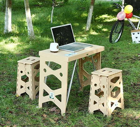 Mesas y bancos plegables de plástico